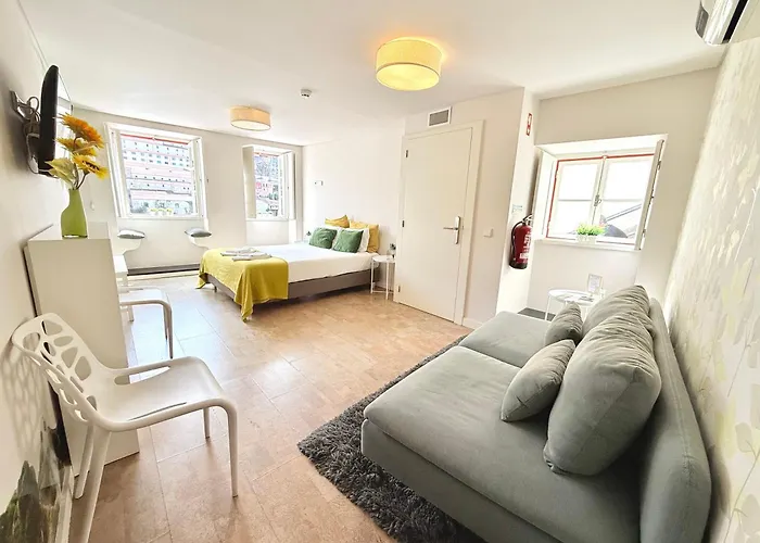 Ribeira Cinema شقة *