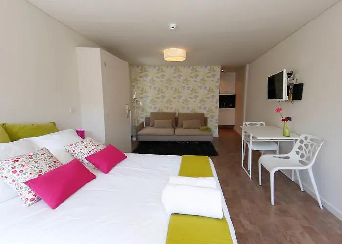 Ribeira Cinema شقة *