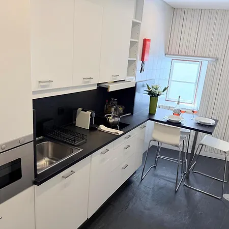 리베이라 시네마 아파트먼트 *